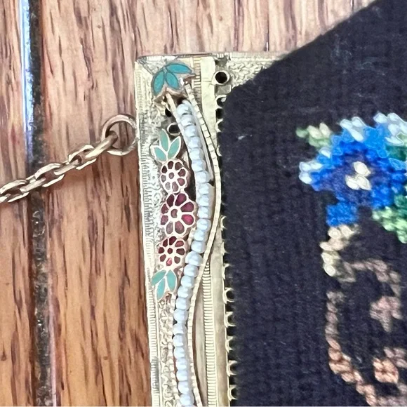 Spectacular Vintage Pettipoint Purse with Kisslock Change Purse and Mirror - Picture 7 of 15